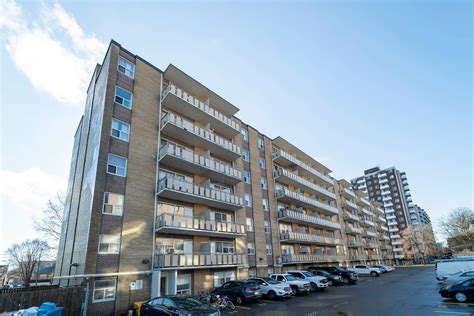 100 Cosburn Ave, Toronto, ON M4K 2G7 .